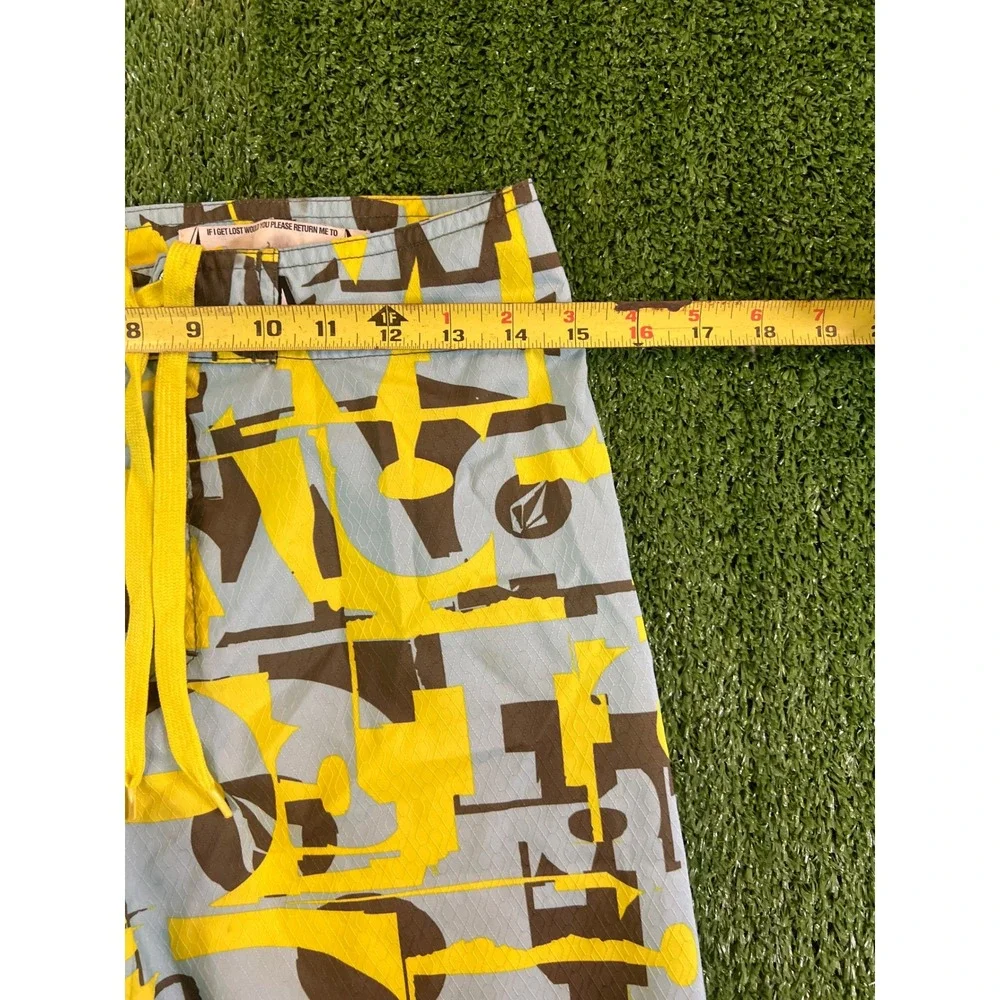 Volcom Board Shorts Mens 30 Yellow Grey Geometric Abstract‎ Print Swim Trunks